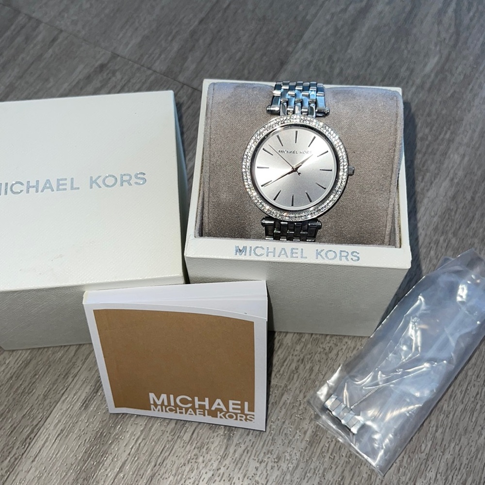 Michael Kors MK3190 - Darci silver watch crystal setting